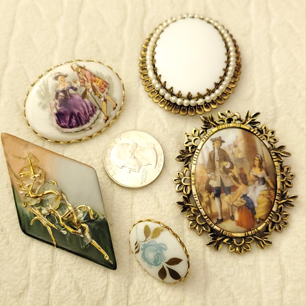 Let of 5 vintage brooches